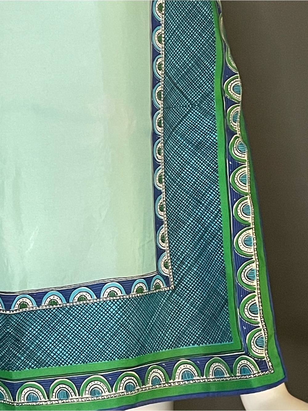 Vintage Vera Silk Blend Scarf 22 In Sq Good Condition - Picture 7 of 9
